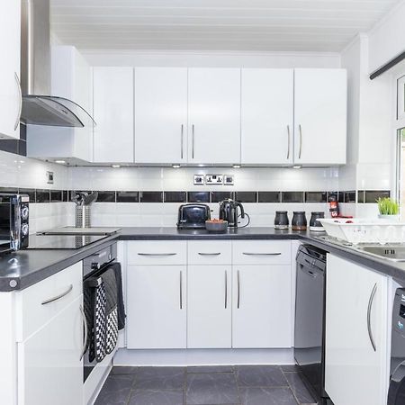 Capri 13 Sa: University-Adjacent House with EV Charging Loughborough Exterior photo